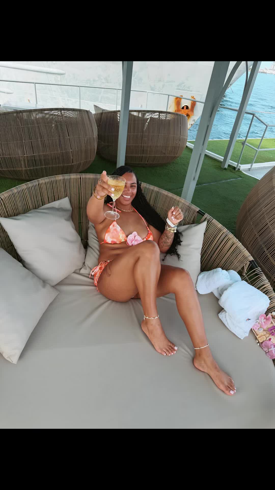 @Ari 🫧