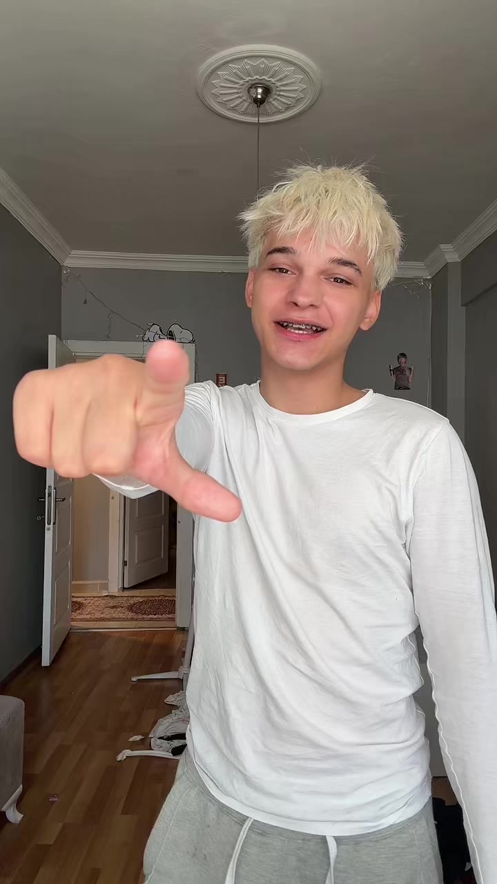 @𝑬𝒎𝒓𝒆 ☆