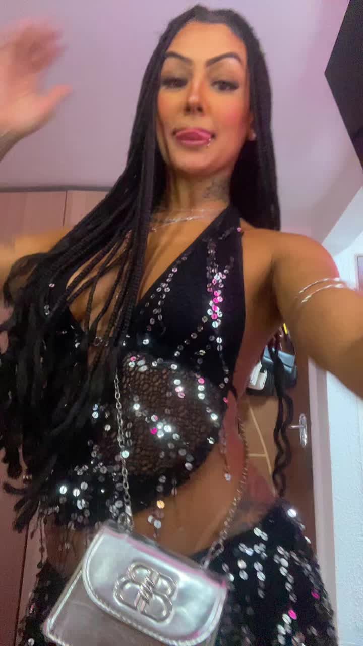 @larykarinnezz