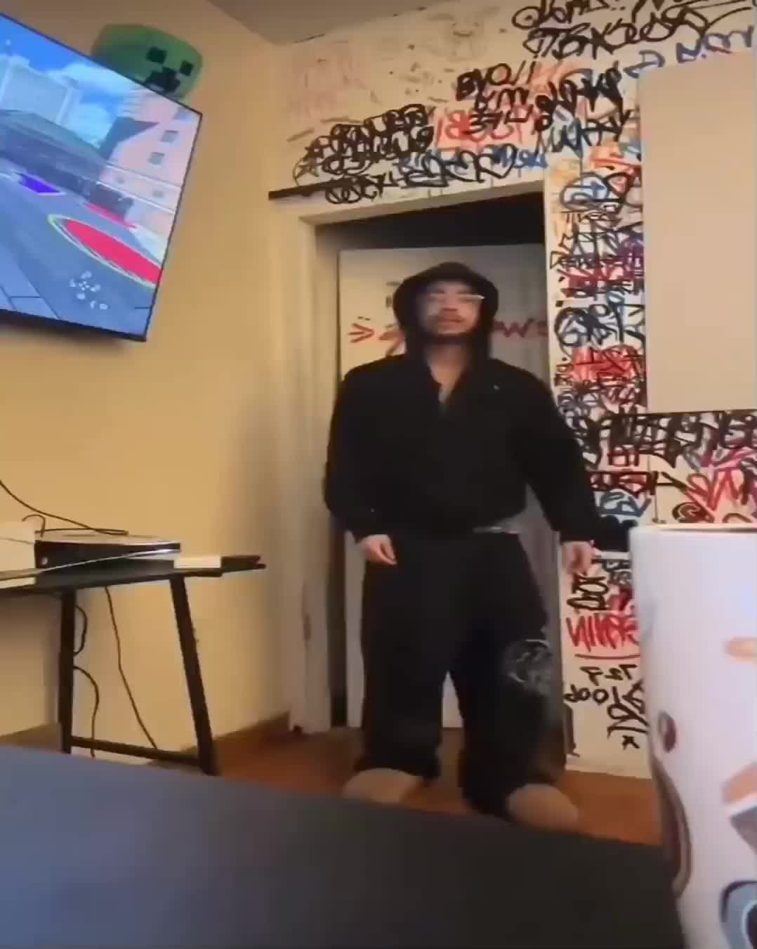 @✵