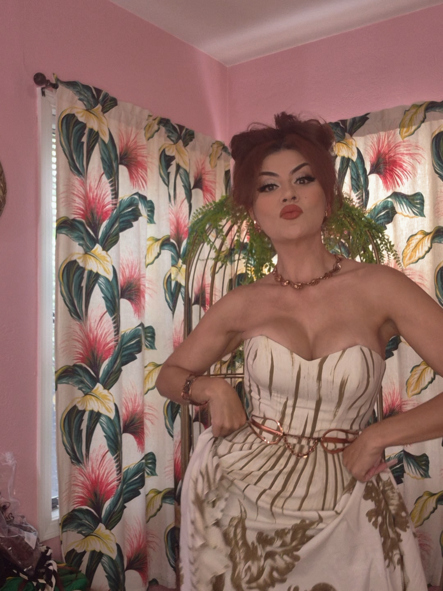 @Lola_LaBamba