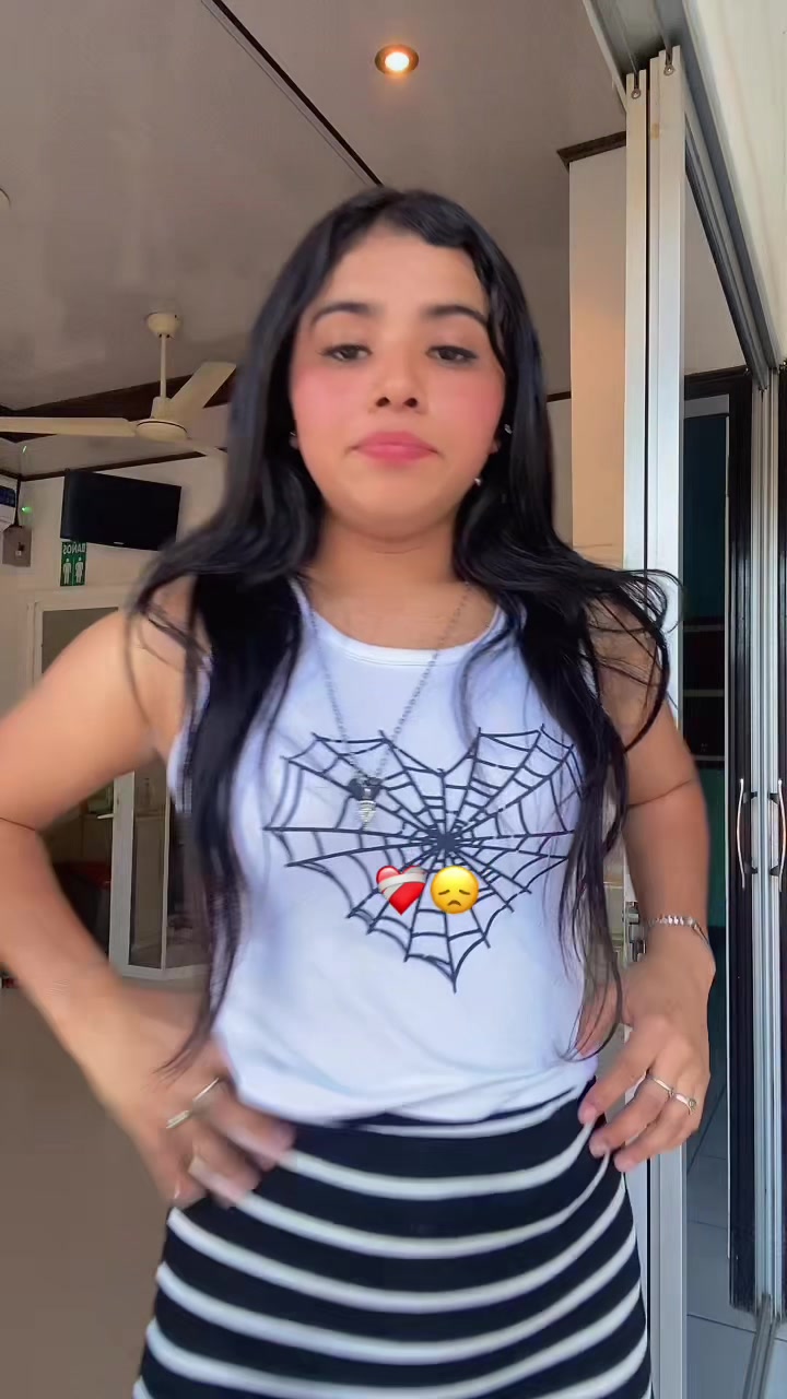 @🦦
