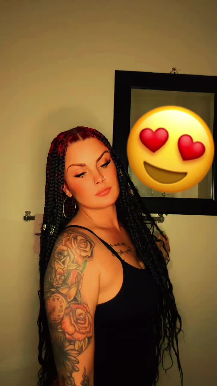 @GreenEyeBarbiie
