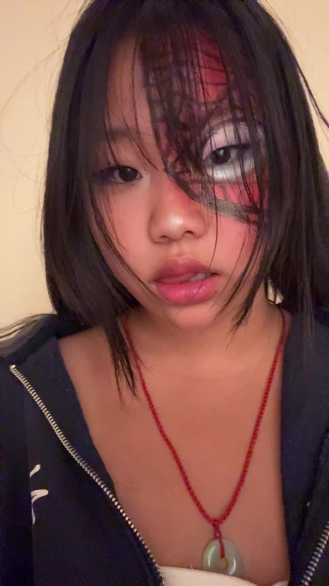 @😼