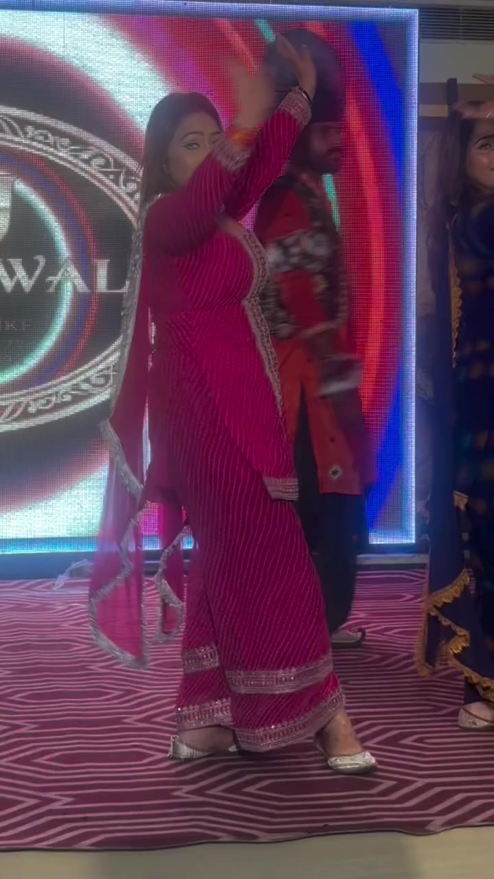 @Aj_Malika011