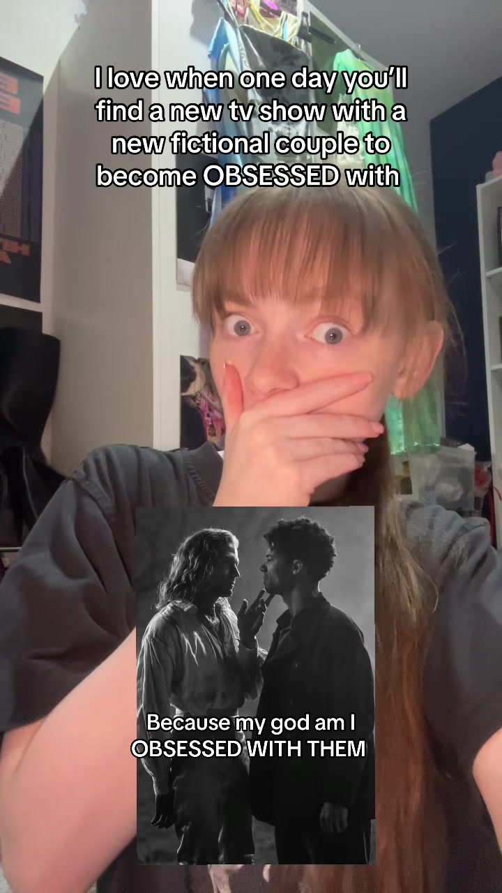 @Ellie Reads & Reacts 📚