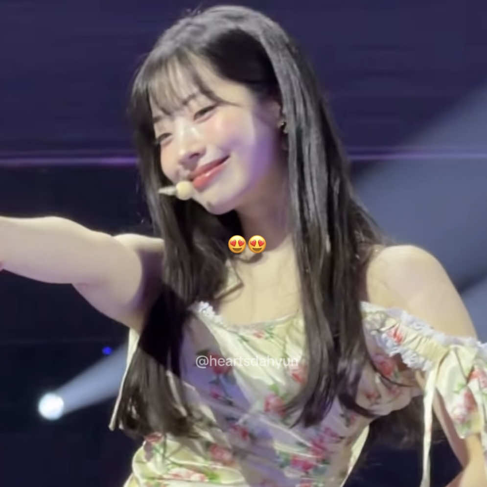 @♥︎ julss (dubu’s gf)