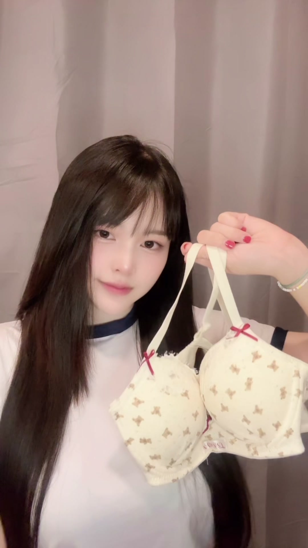 @HomHun👑 ༘⋆✿