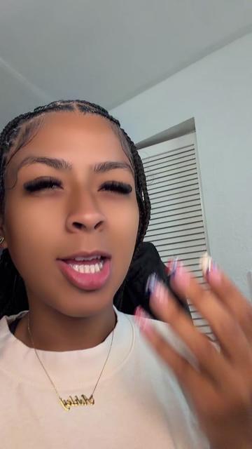 @LaRealAsh