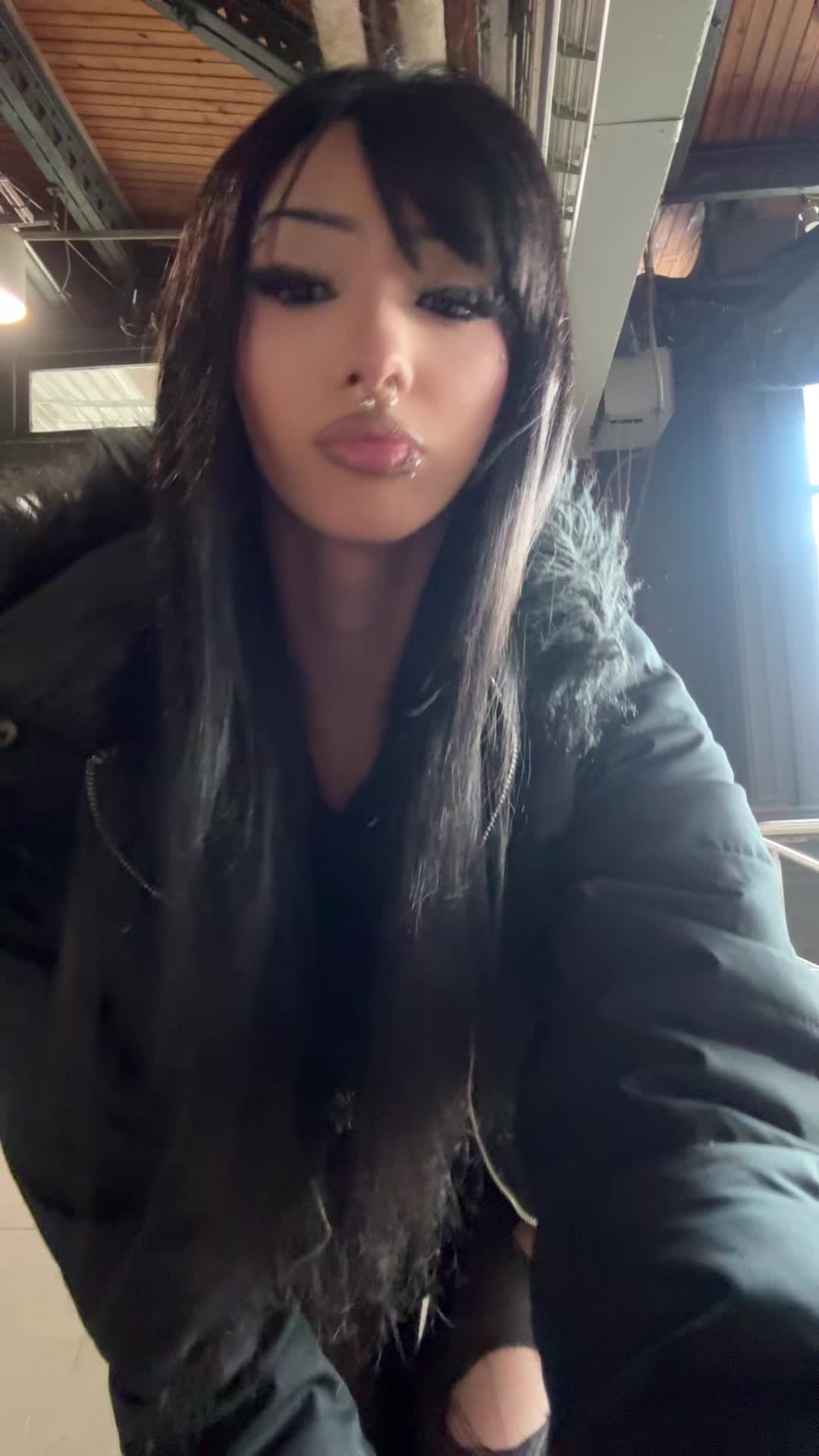 @evilyves_