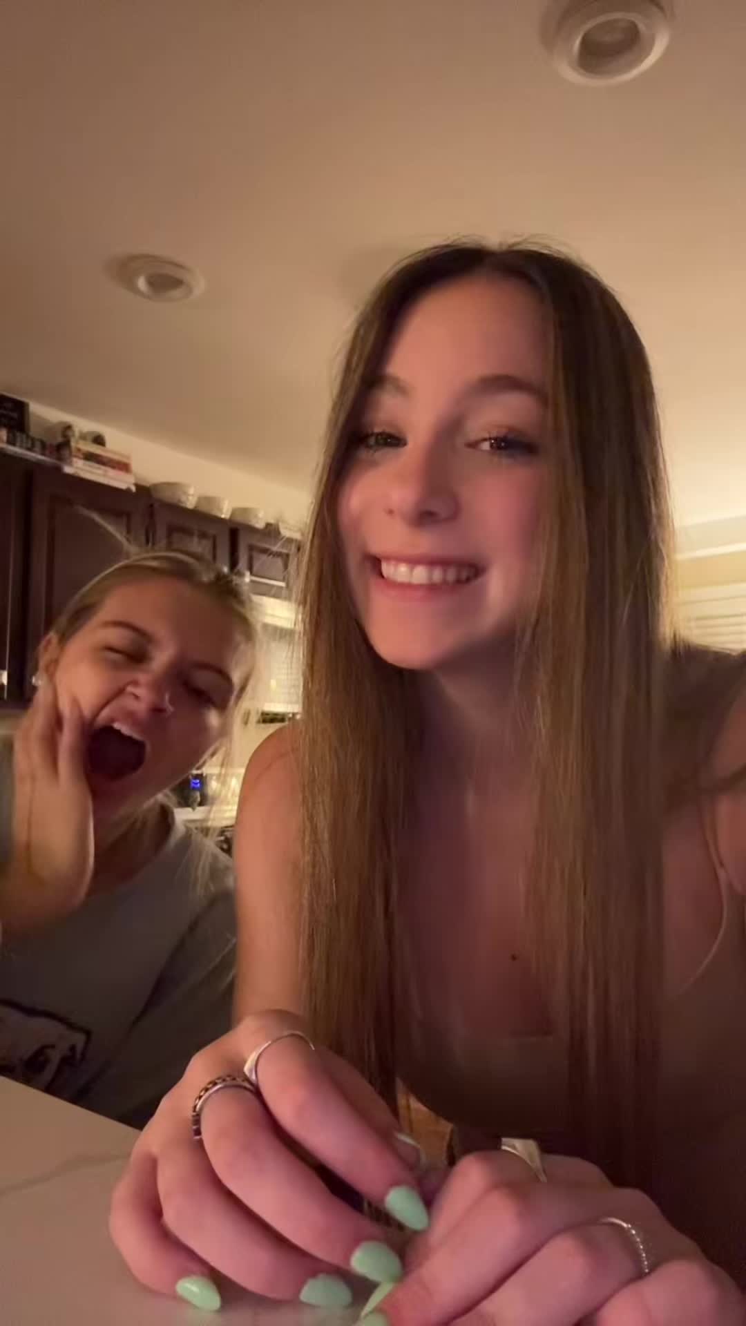 @💥