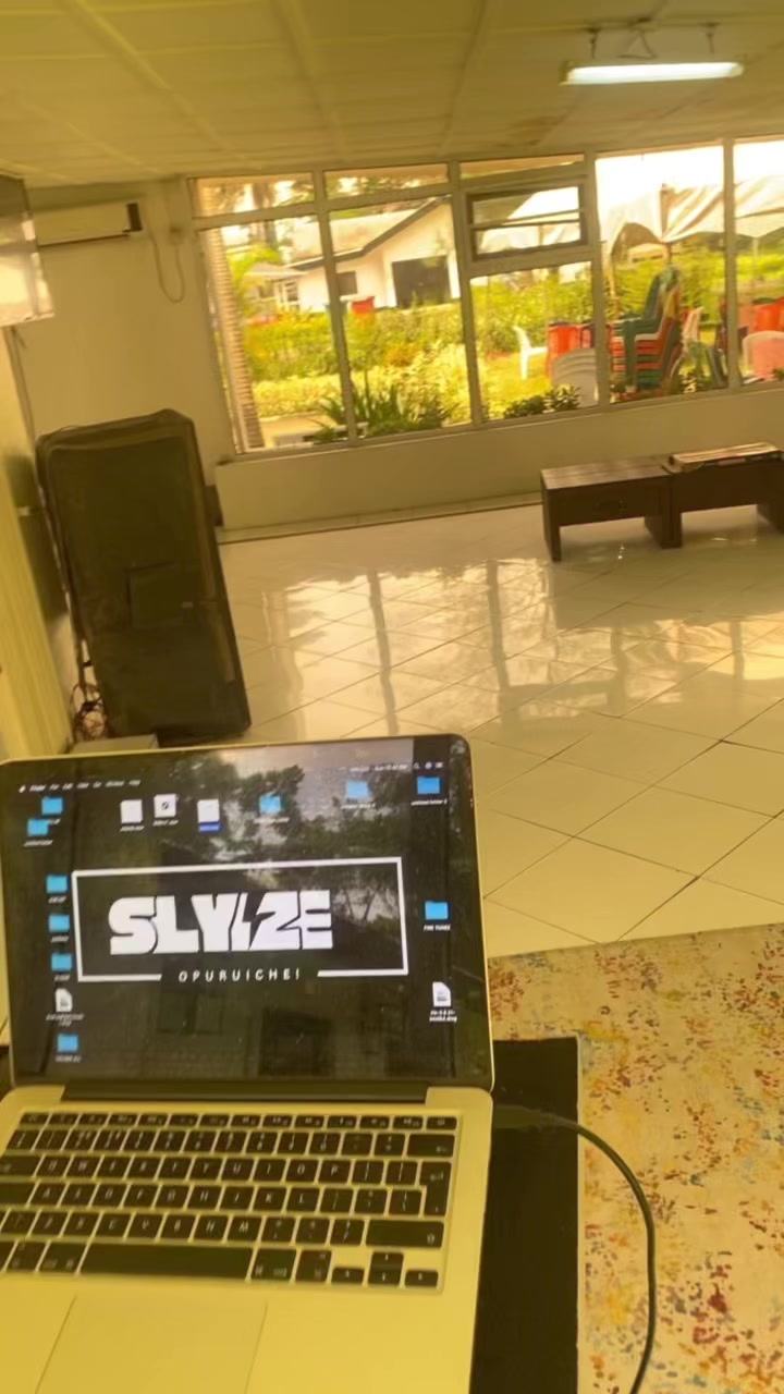 @DJ SLYZE