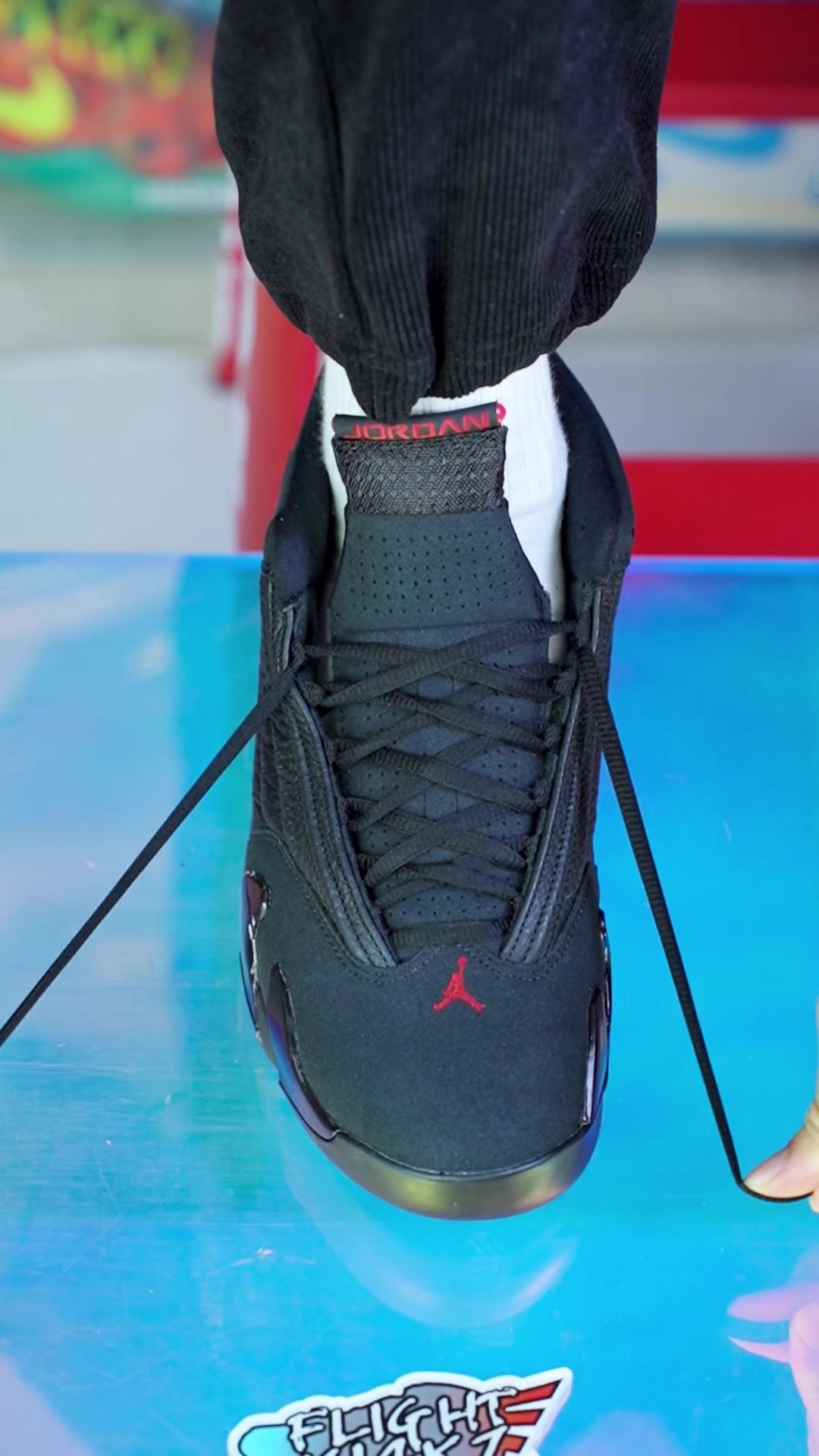 @Lacedsneaker