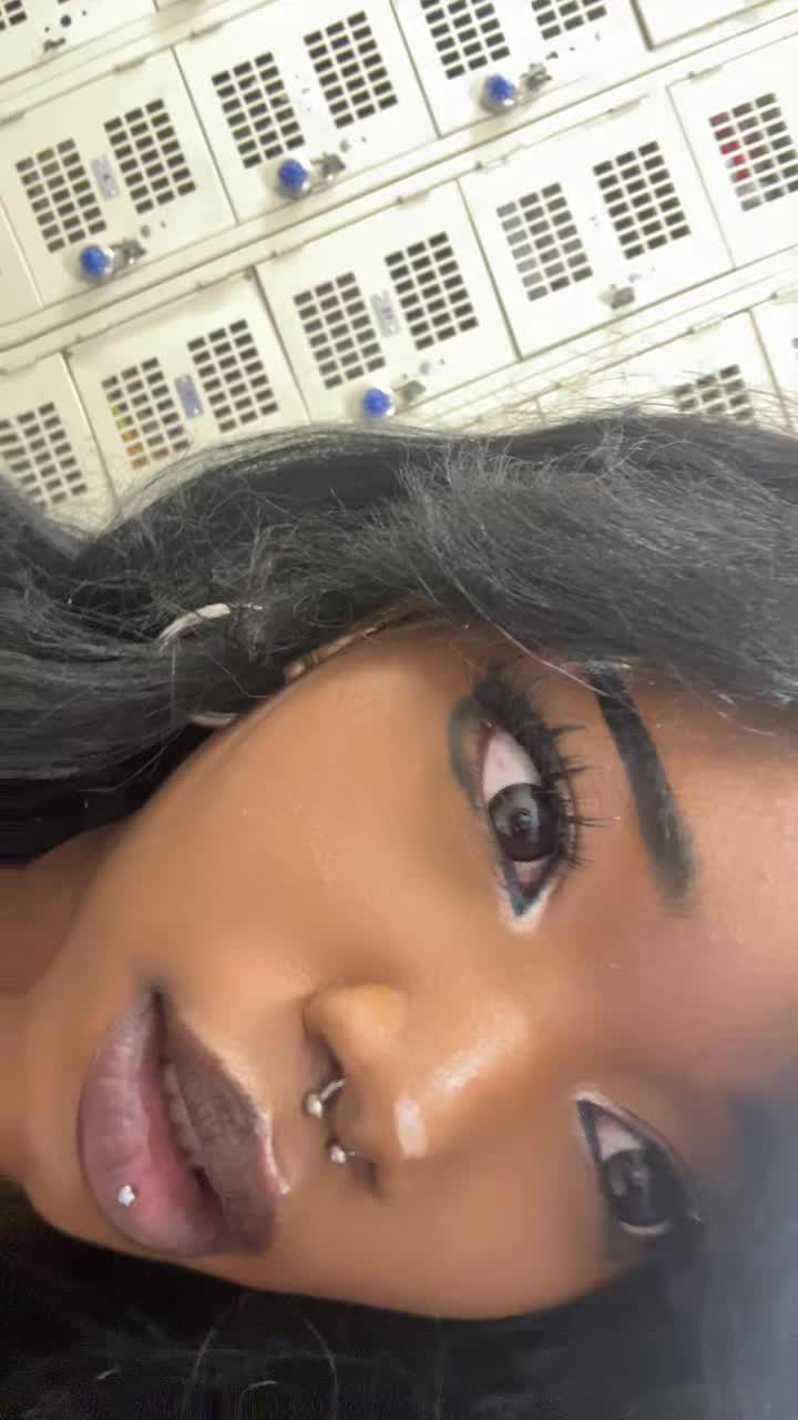 @Your_mom_mayaa