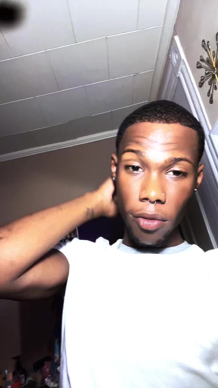 @Insta: @fineaxxmike