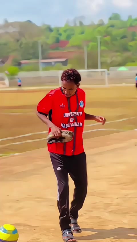 @MUniir LeO