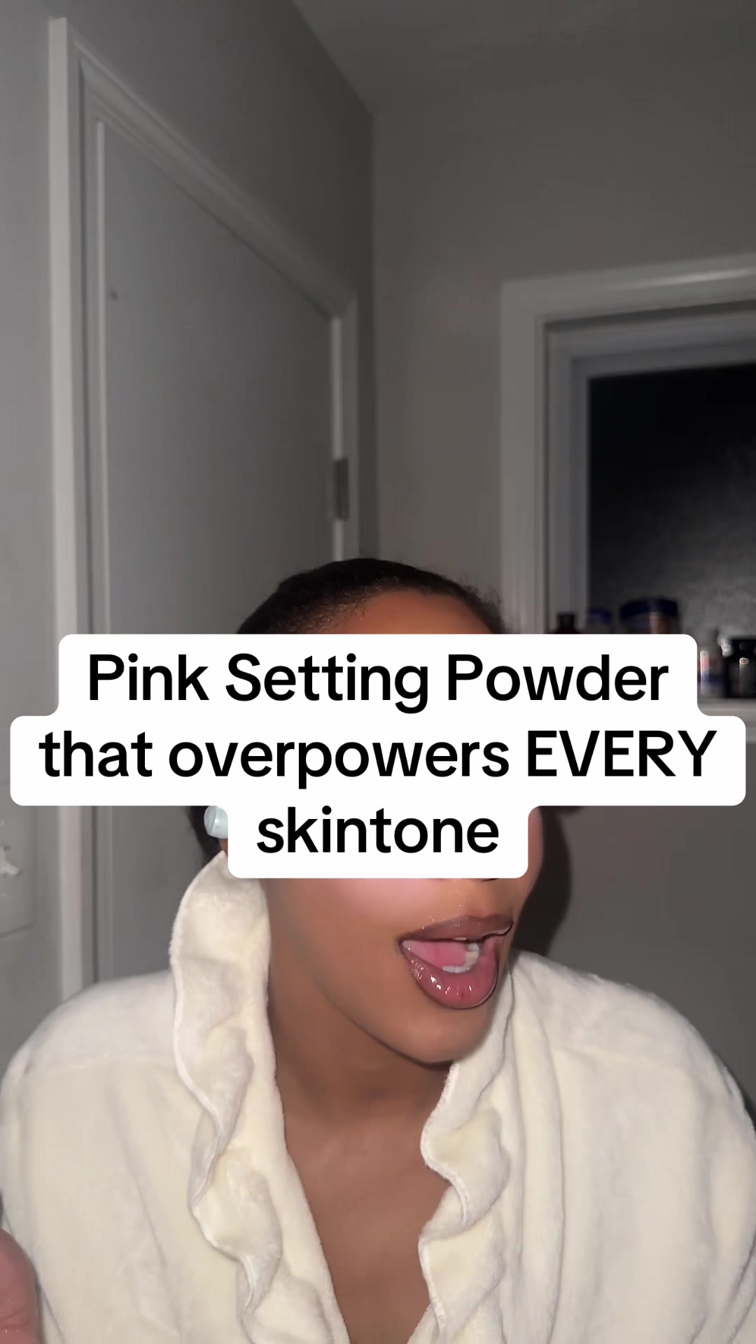 @AshMona