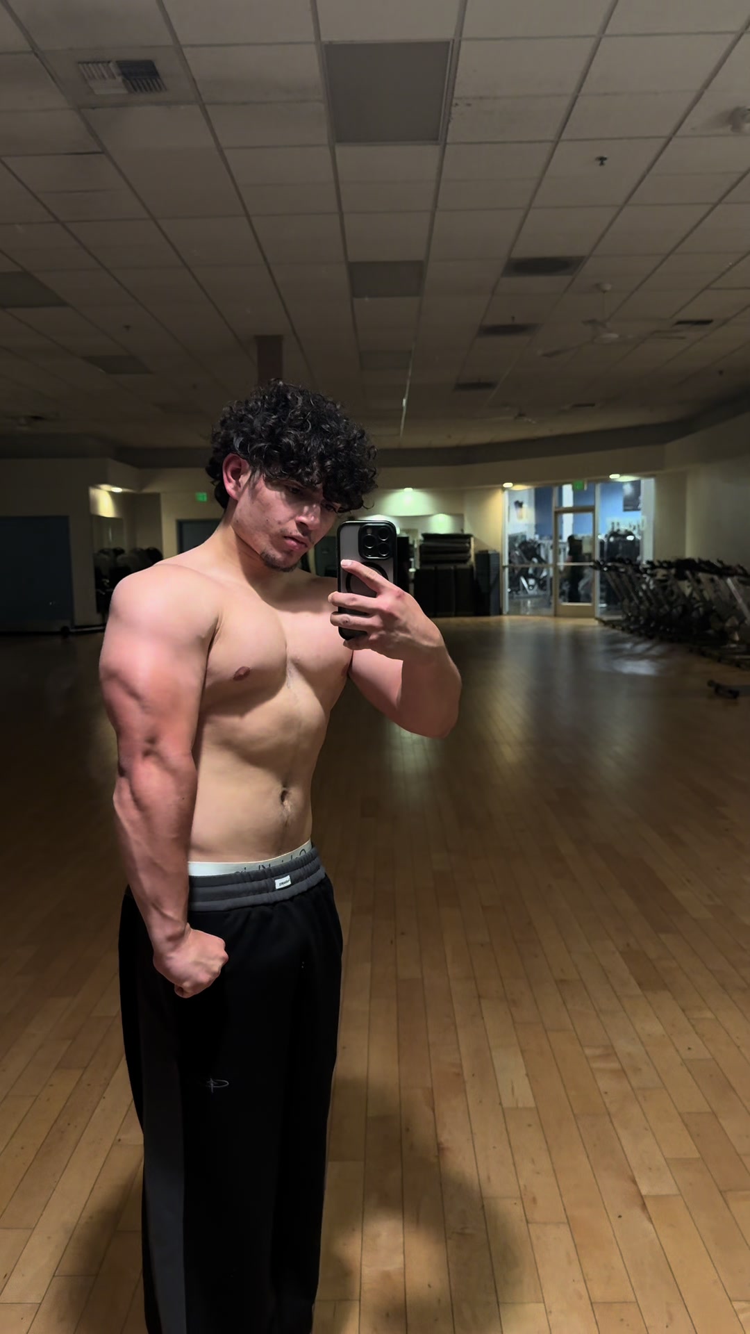@jonnygoesgym