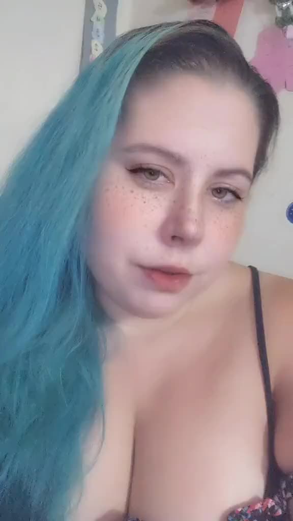 @Nenenova21 😘