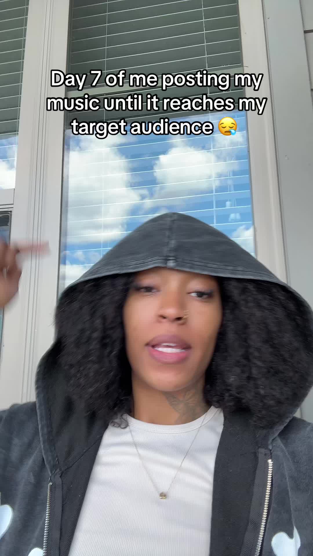 @QUI