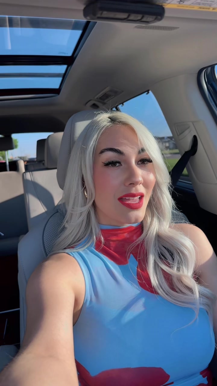 @Victoria_delaHoya