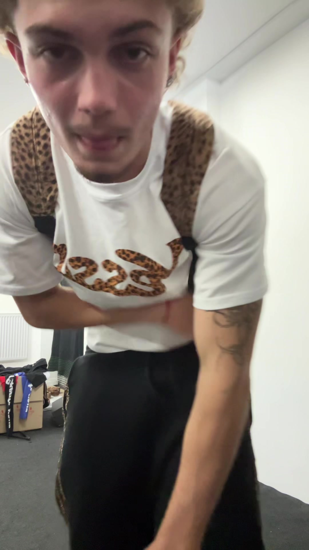 @Sqwimeee