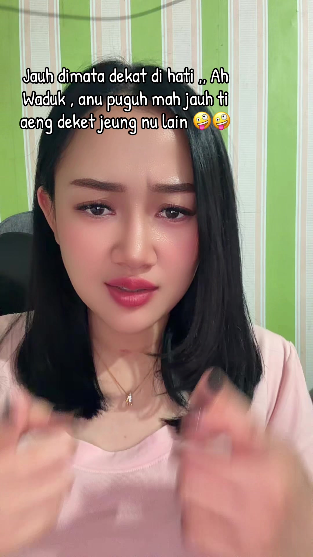 @Momy Via 🦂