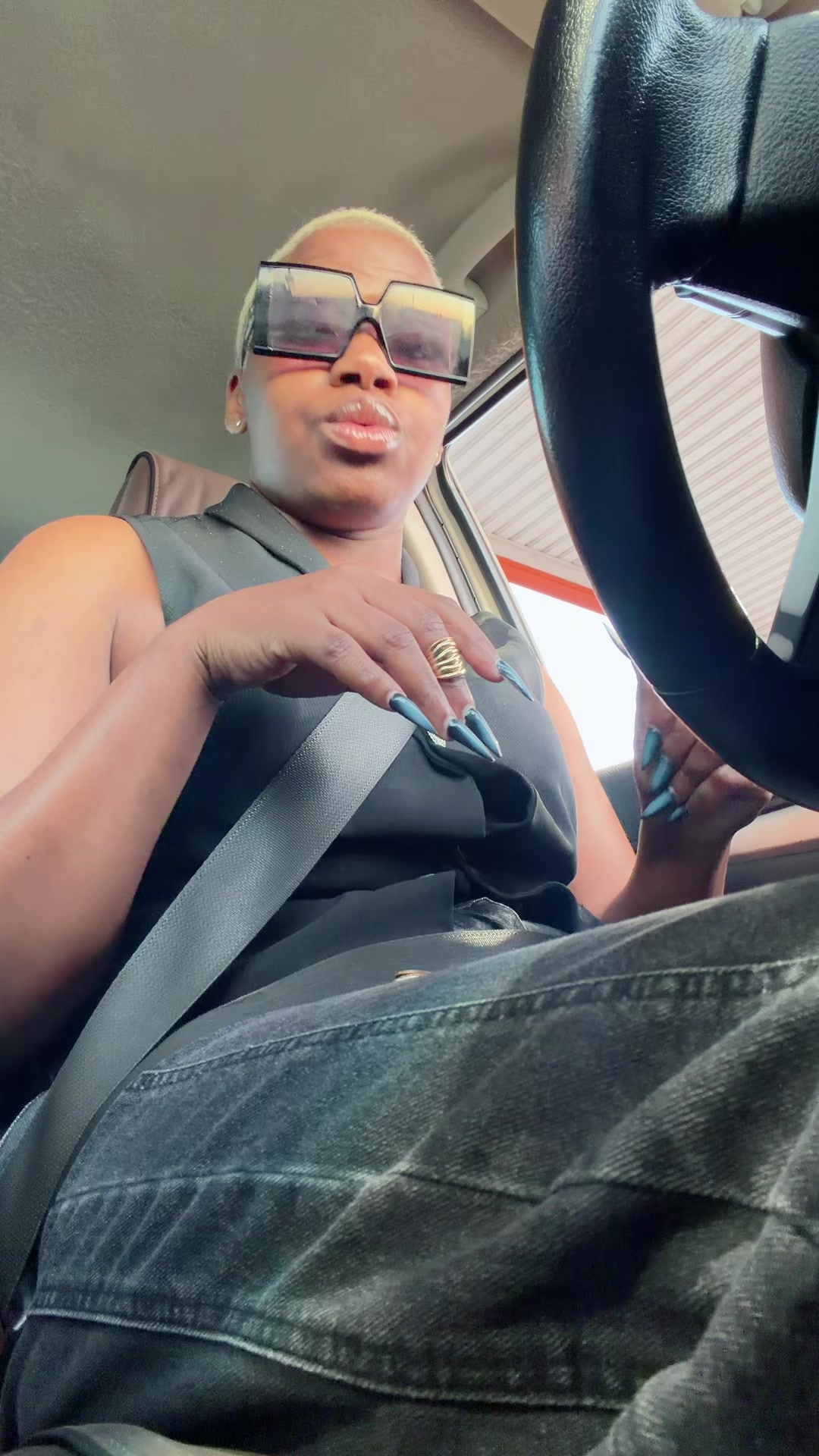 @SheBae