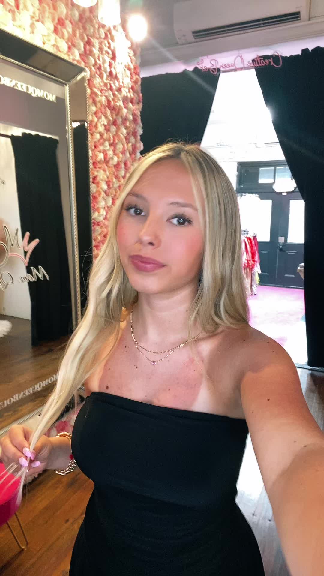 @Mom Queen Boutique