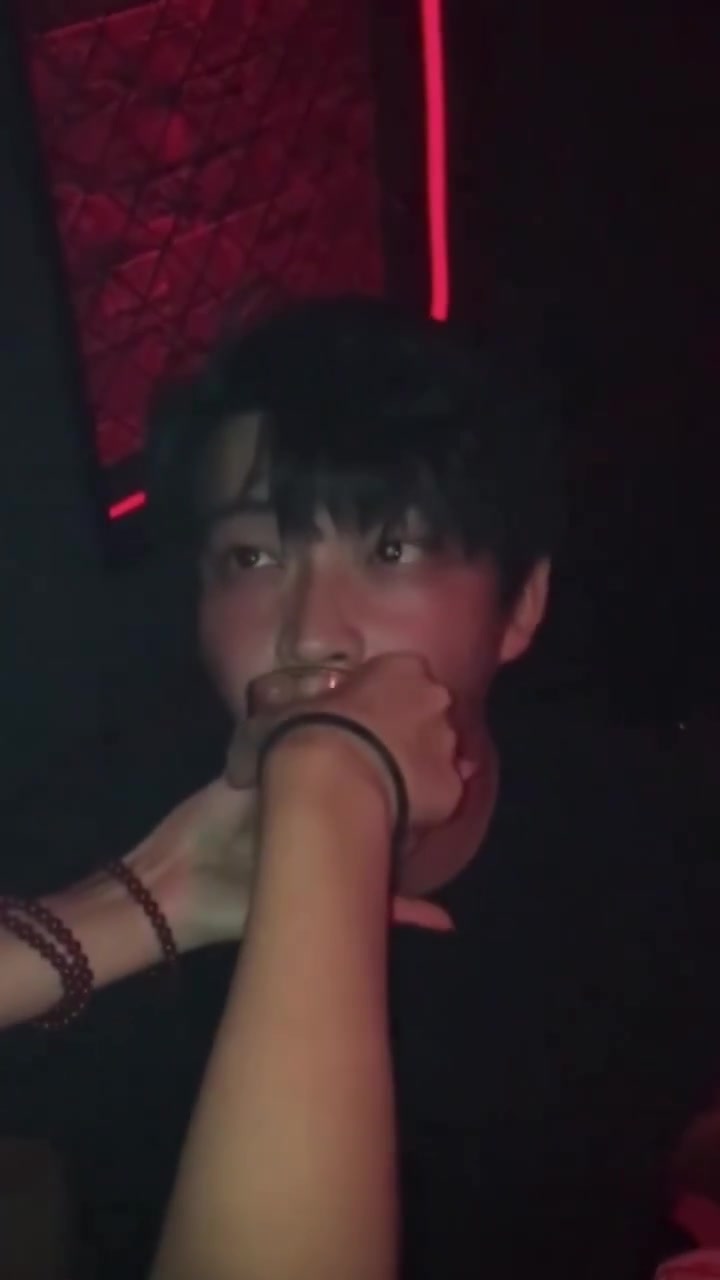 @hi