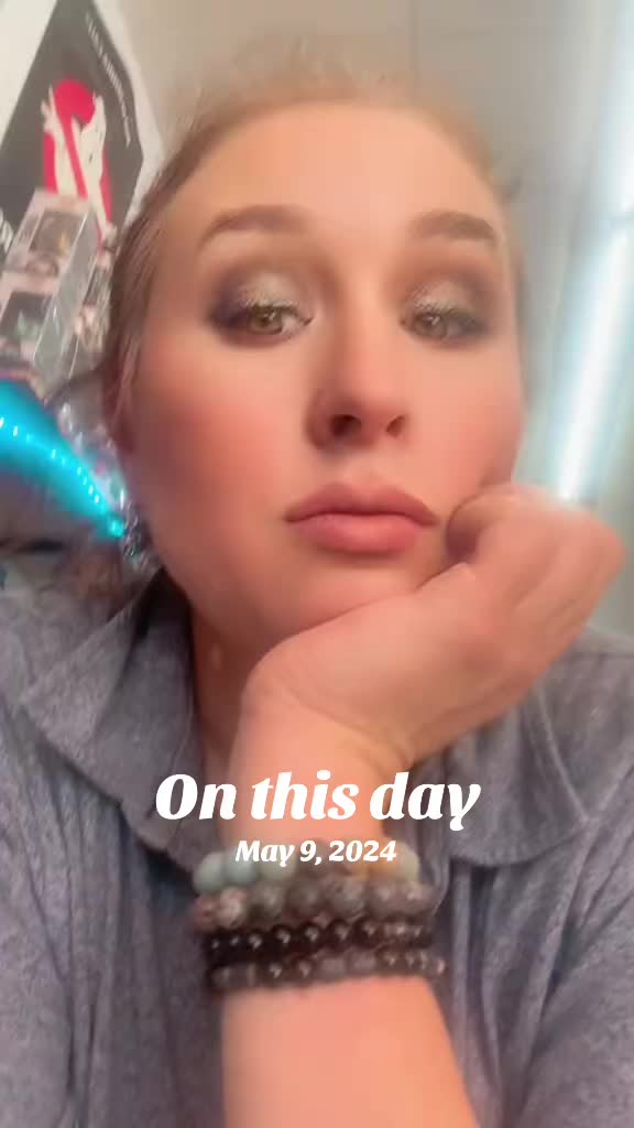 @_Angela_Lynn