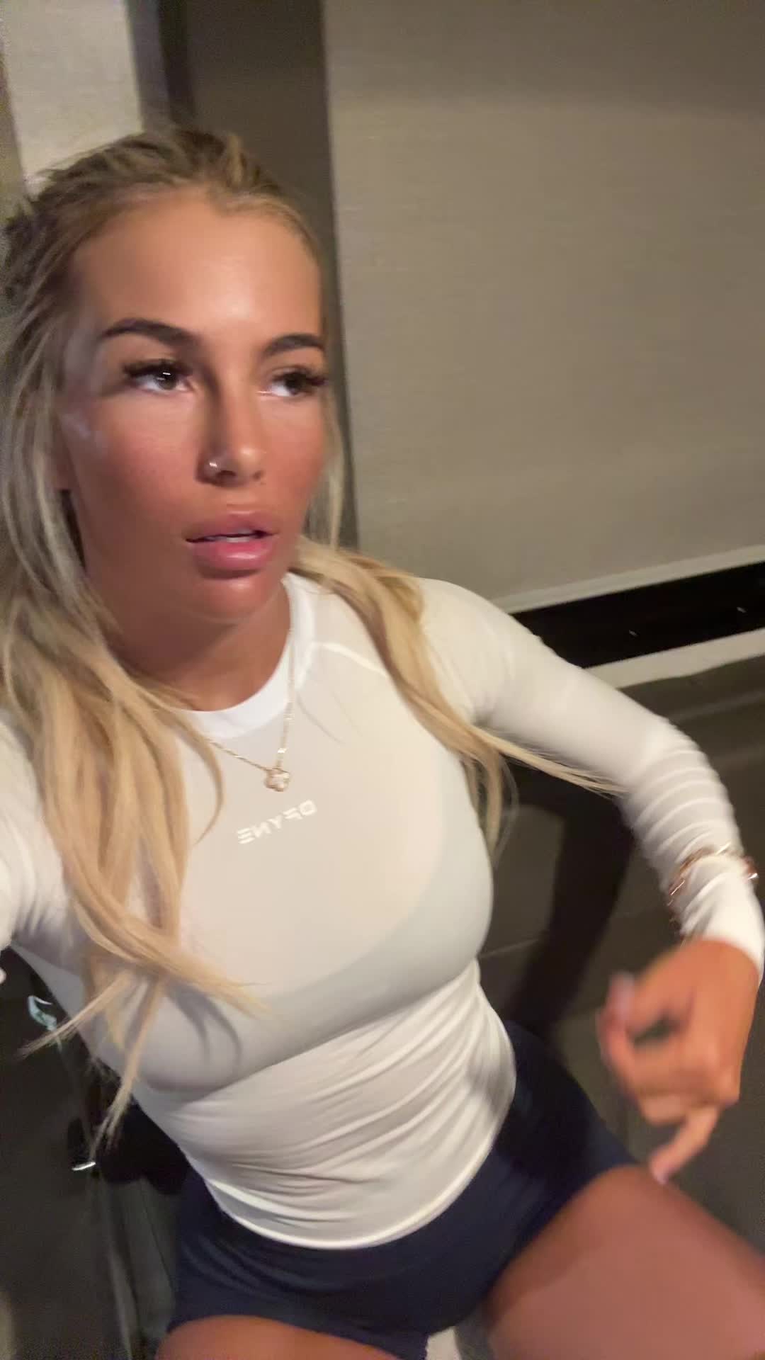 @Rhiannon Cook