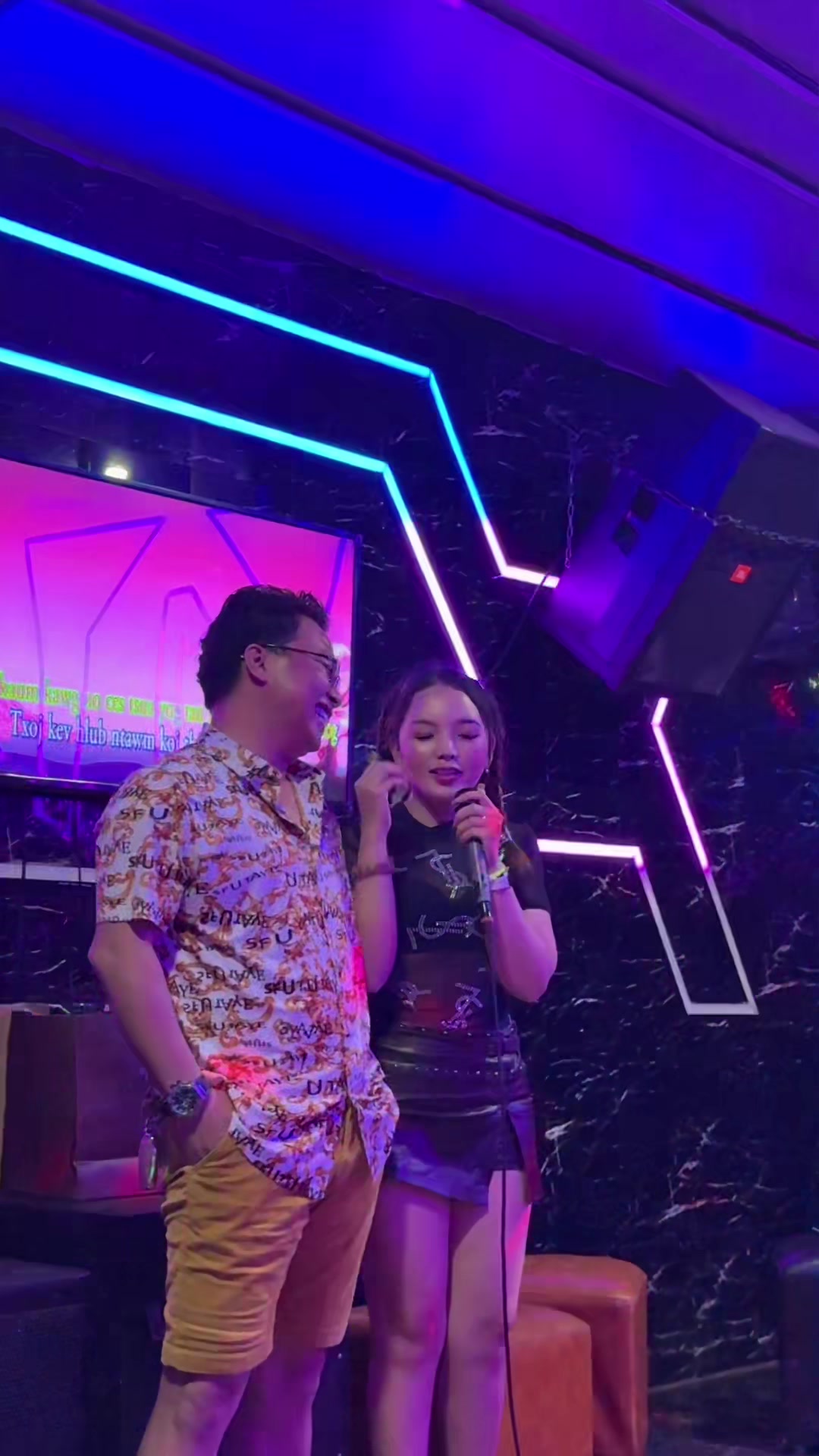 @VinaLee_289