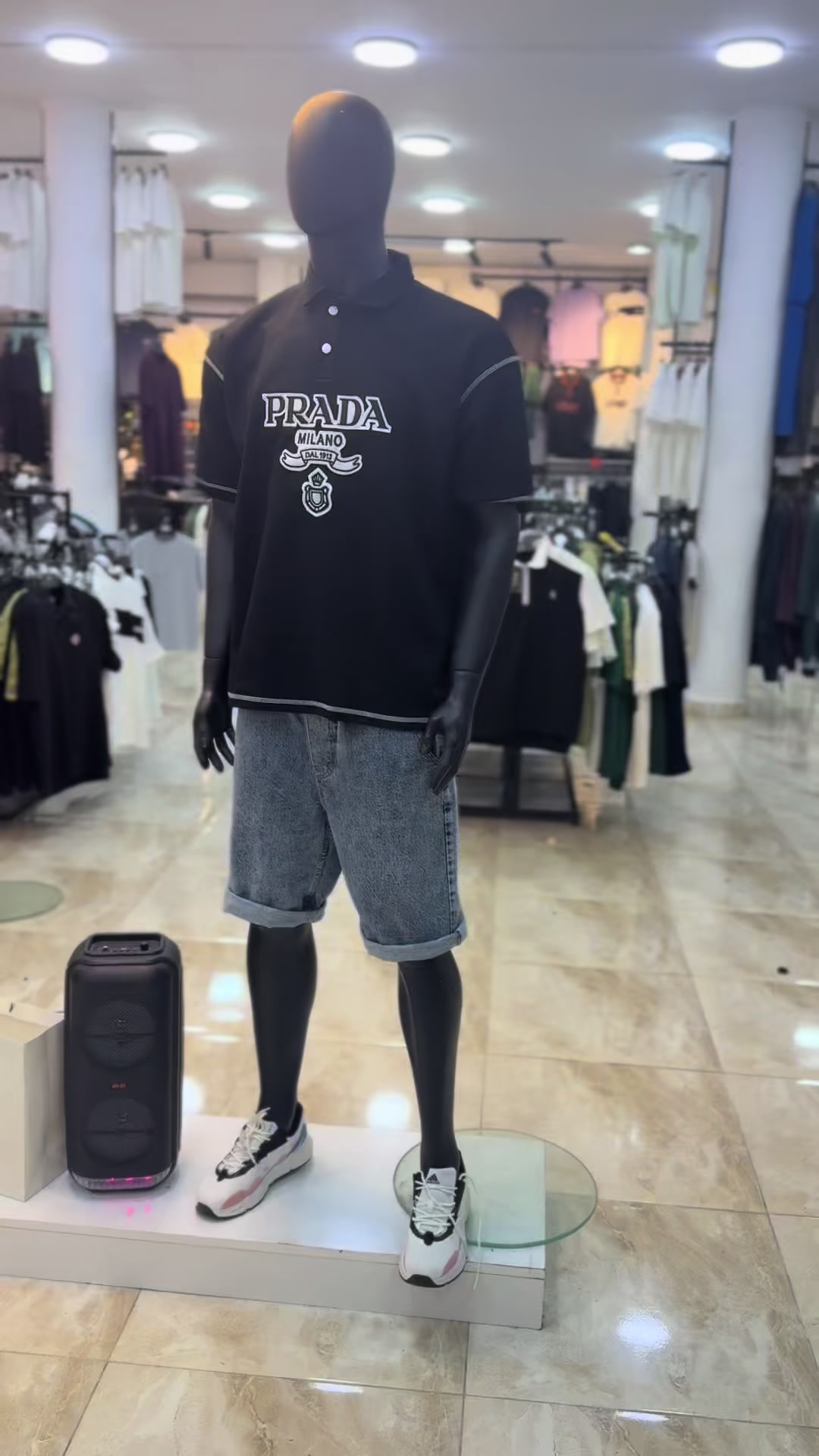 @معتز لملابس الشباب والاحذيه🛍️