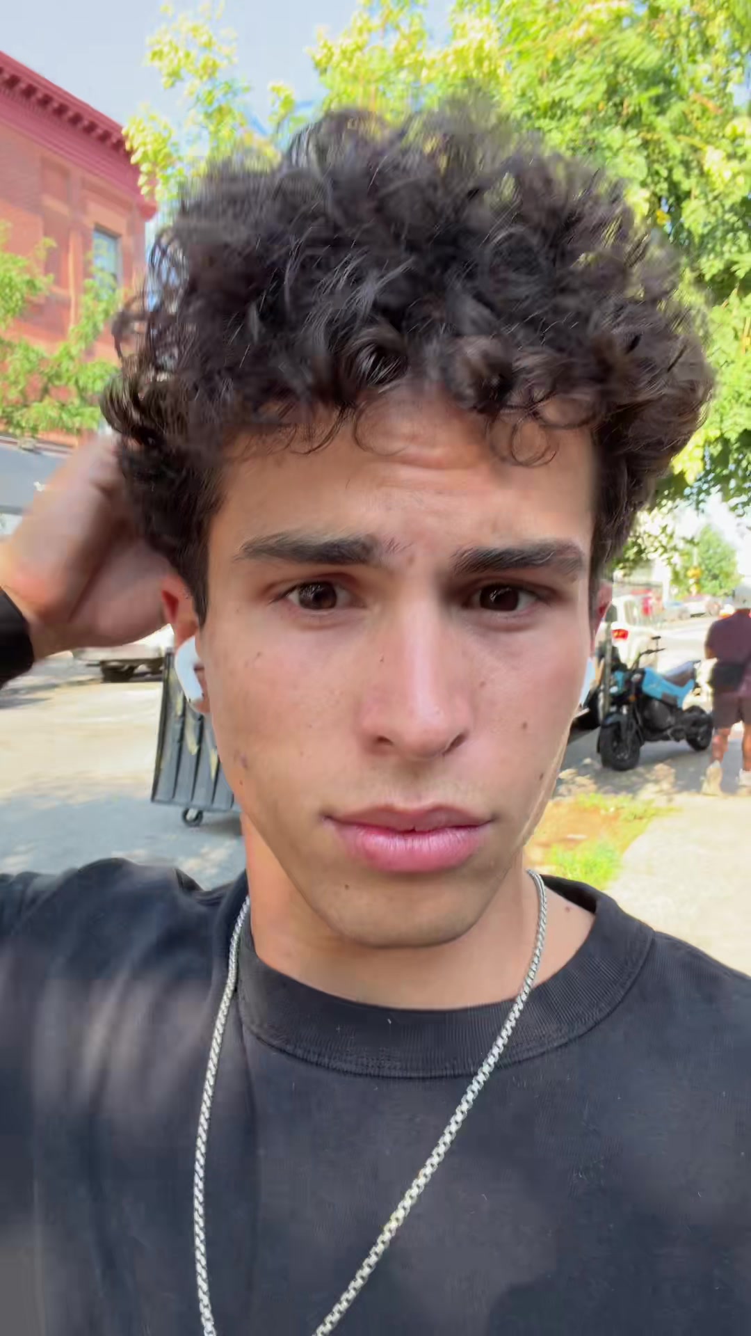 @Moanfaceemoji