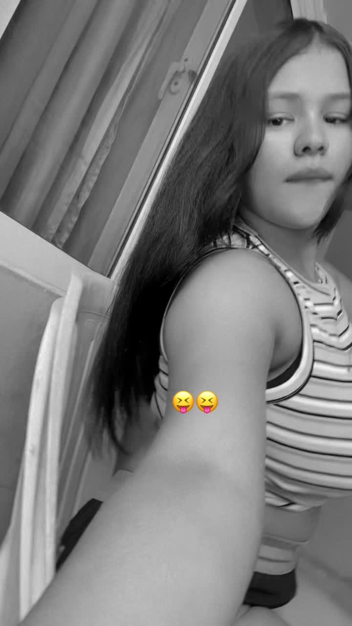 @Chinita 🧁🤍.