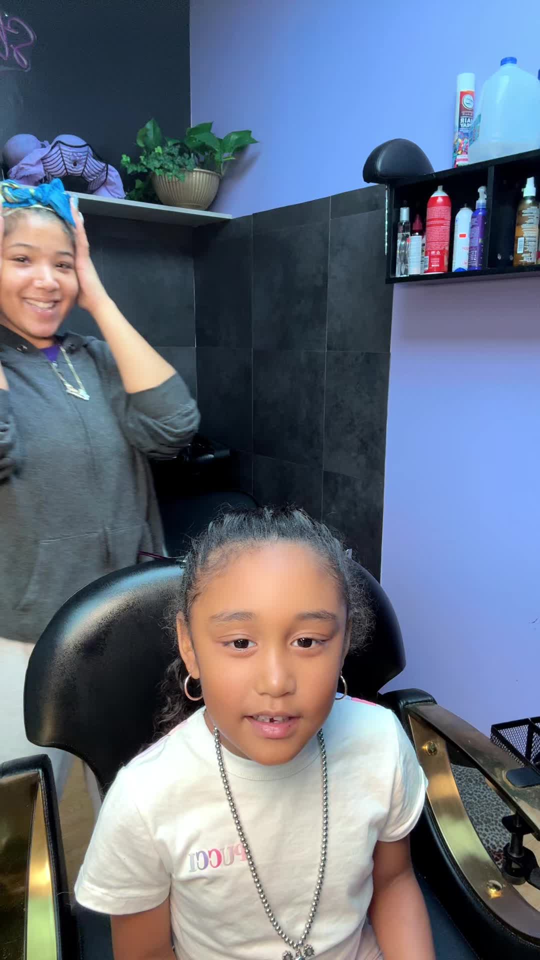 @Ava
