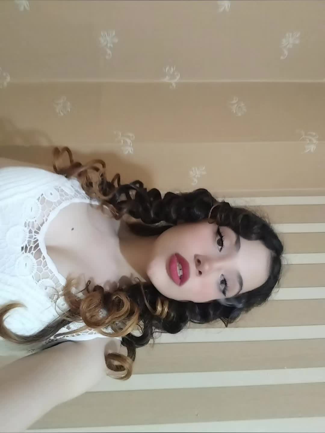 @e1naaazz