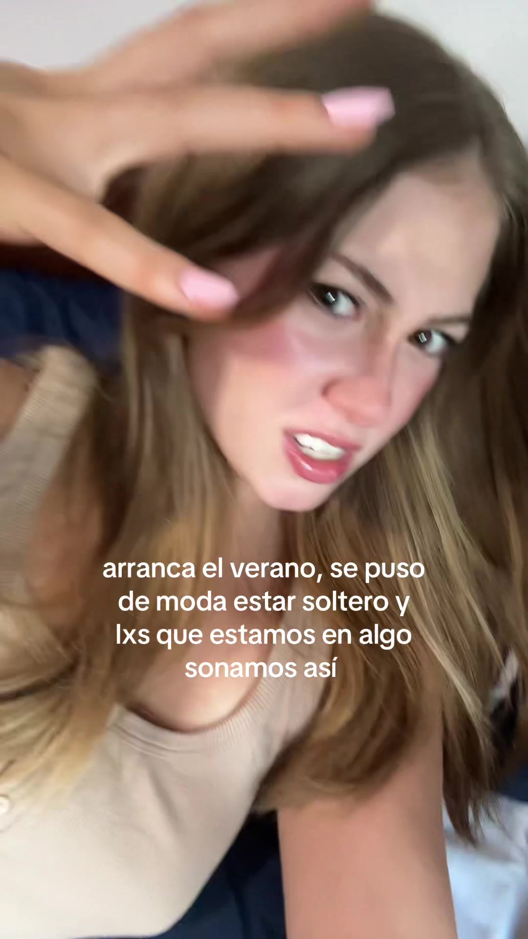 @Iru ᥫ᭡