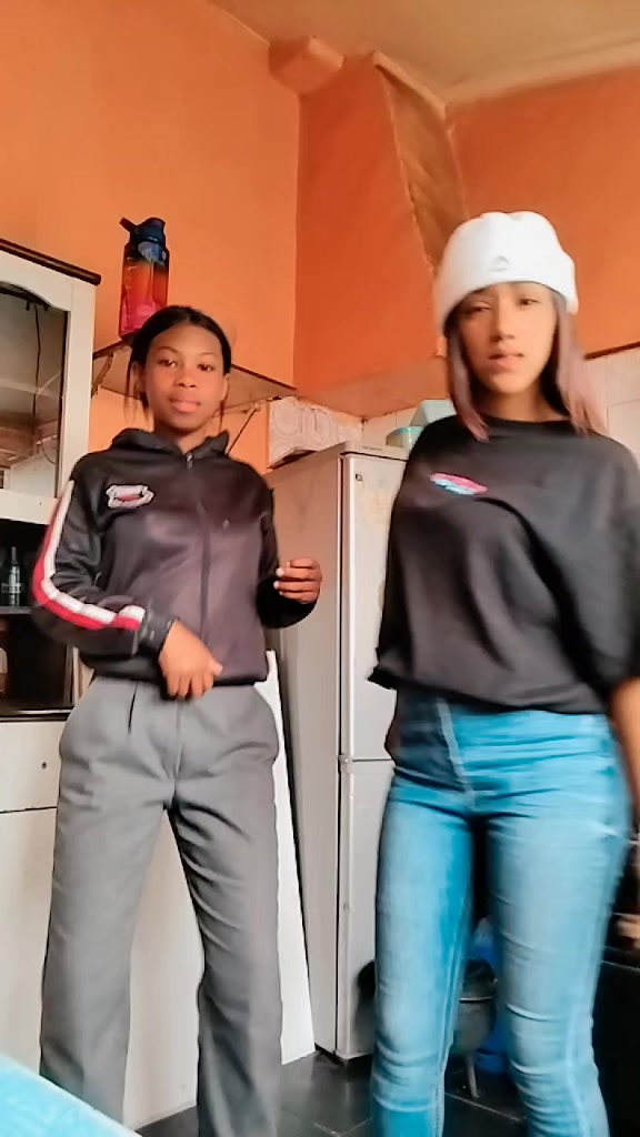 @Nainastubborn 🤭🤪🤞