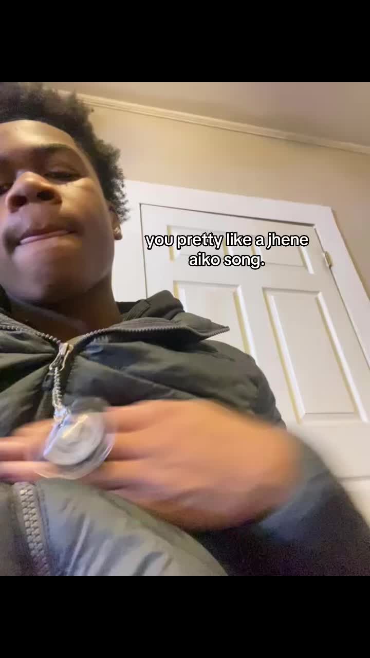 @🦅