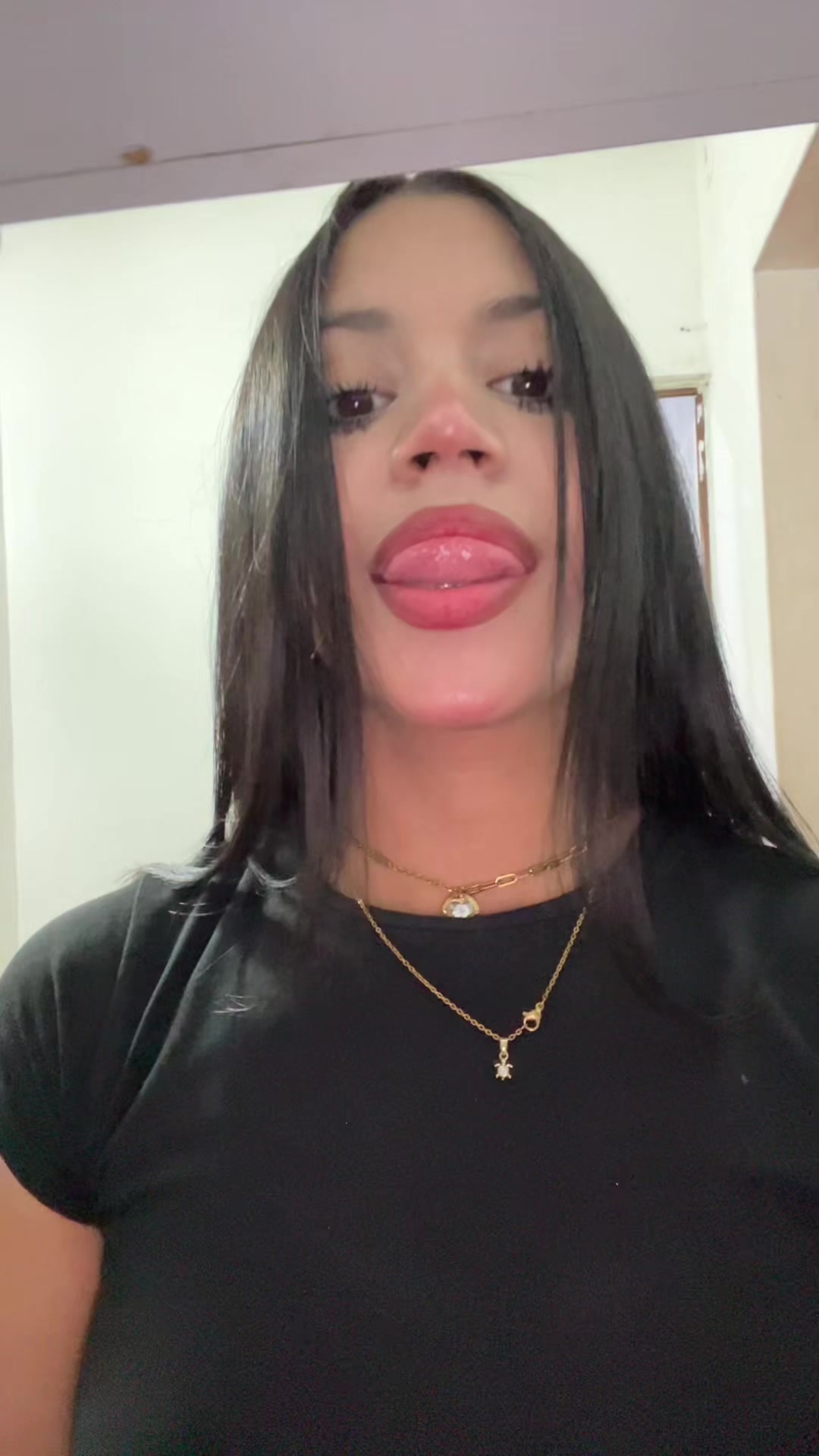 @Ana🐲