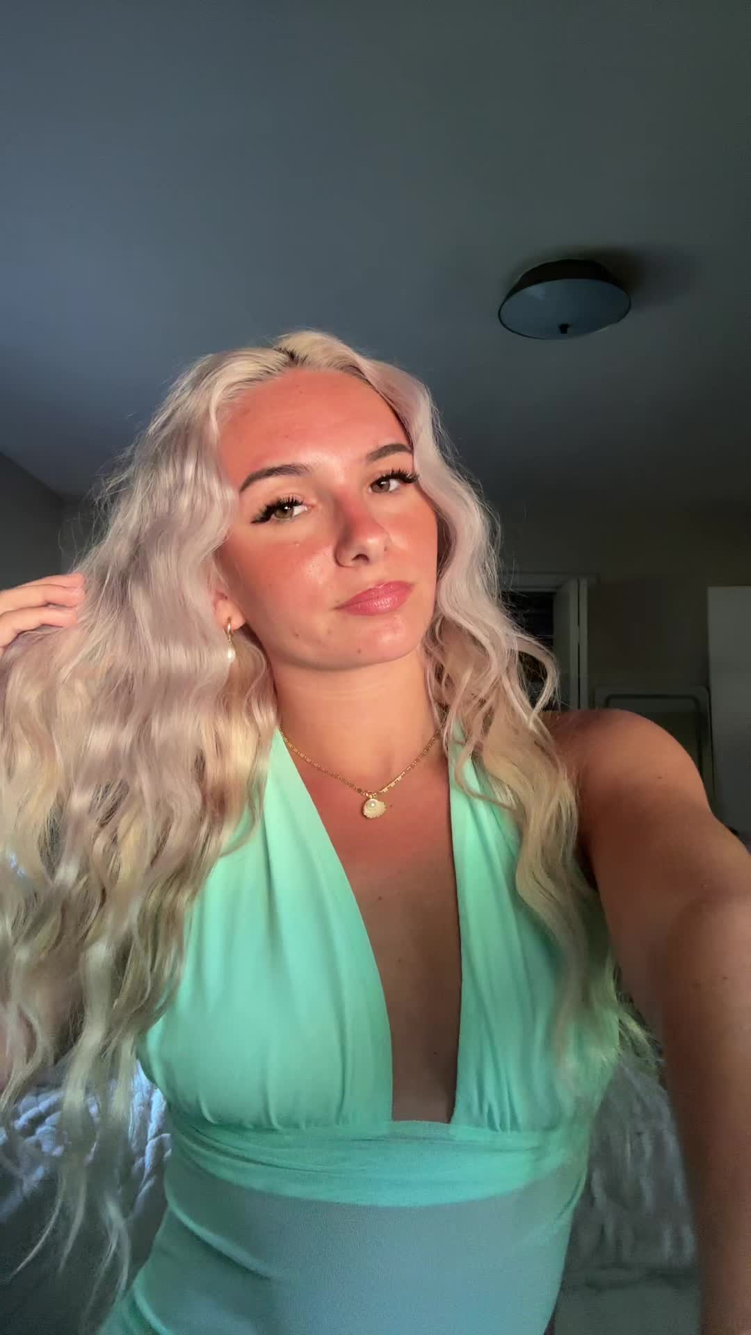 @𝒽𝒶𝓎𝓁𝑒𝑒 𝒻𝒶𝓎𝑒