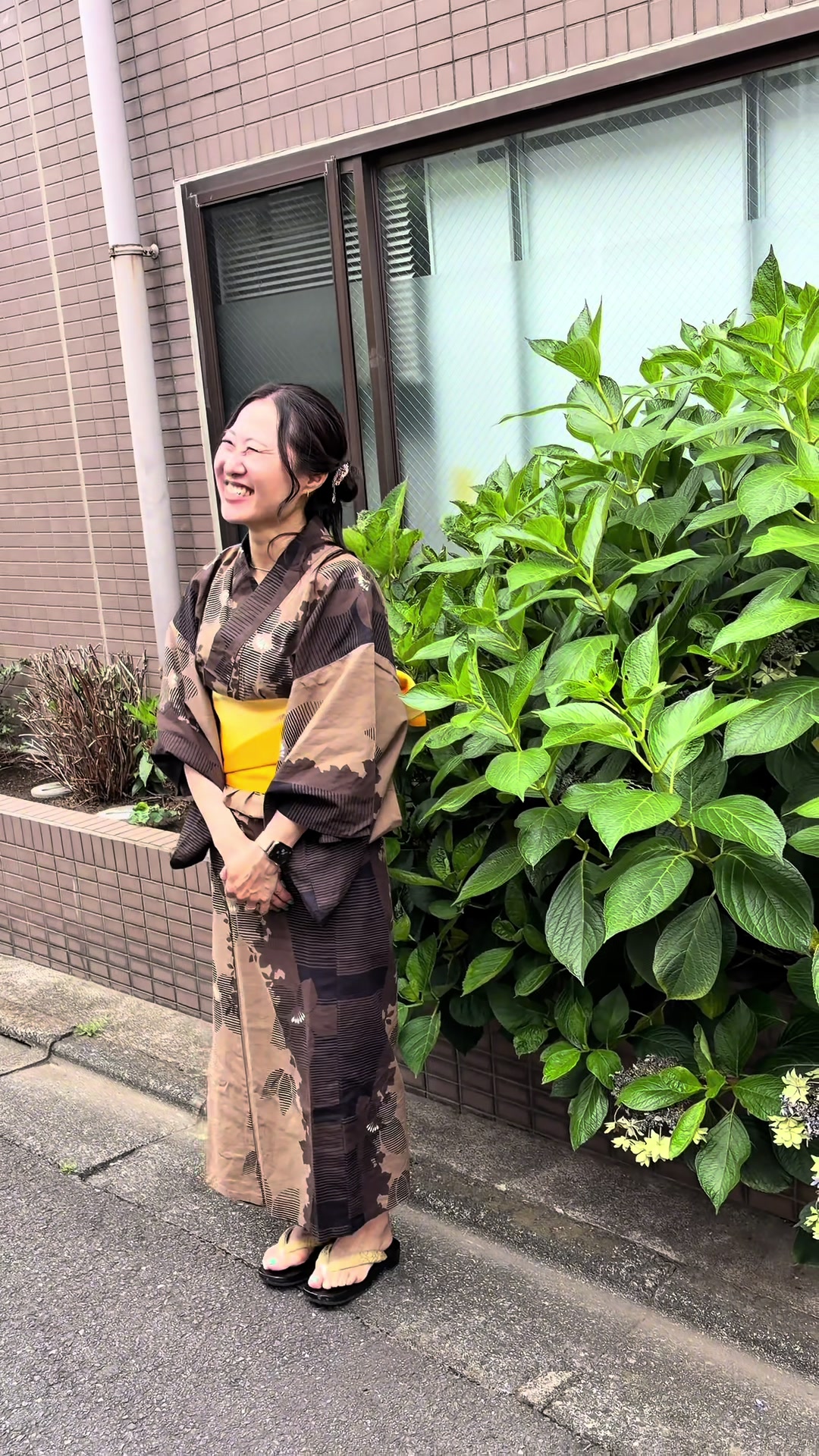 @歌舞伎町に花咲く電工女子達|電気工事|光の世界