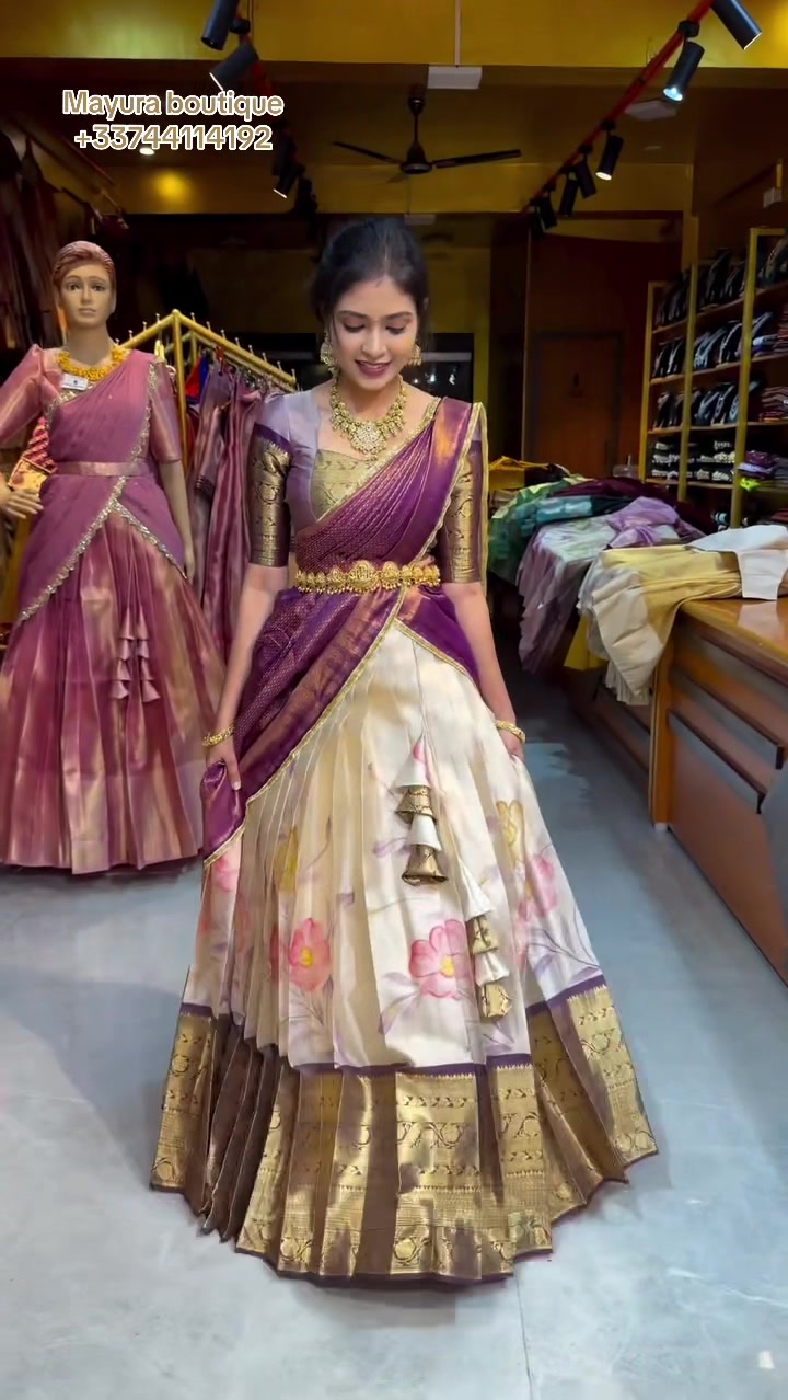 @Mayura boutique🦋