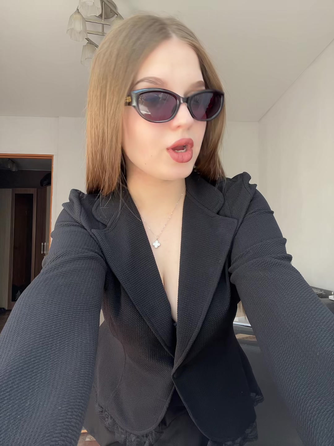 @Элечка🌷