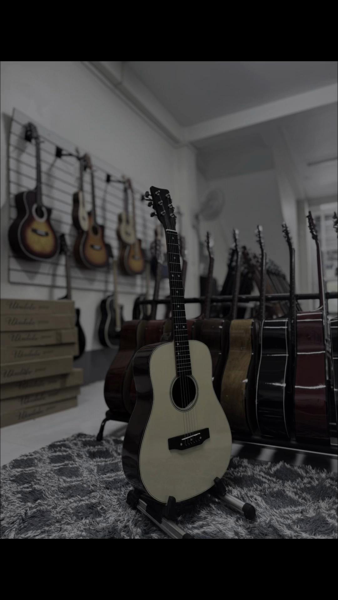 @DaungDaungDin_Guitar Shop