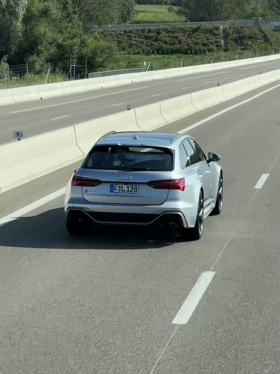 @AUDI RS 6