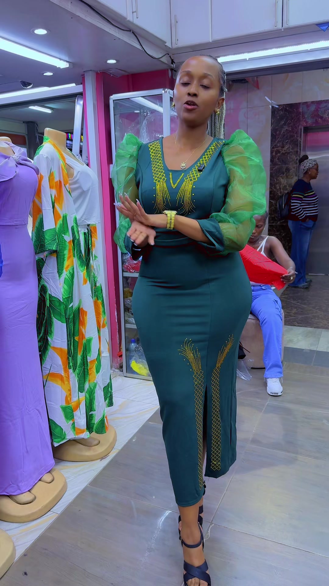 @QUEENS CLASSY COLLECTION