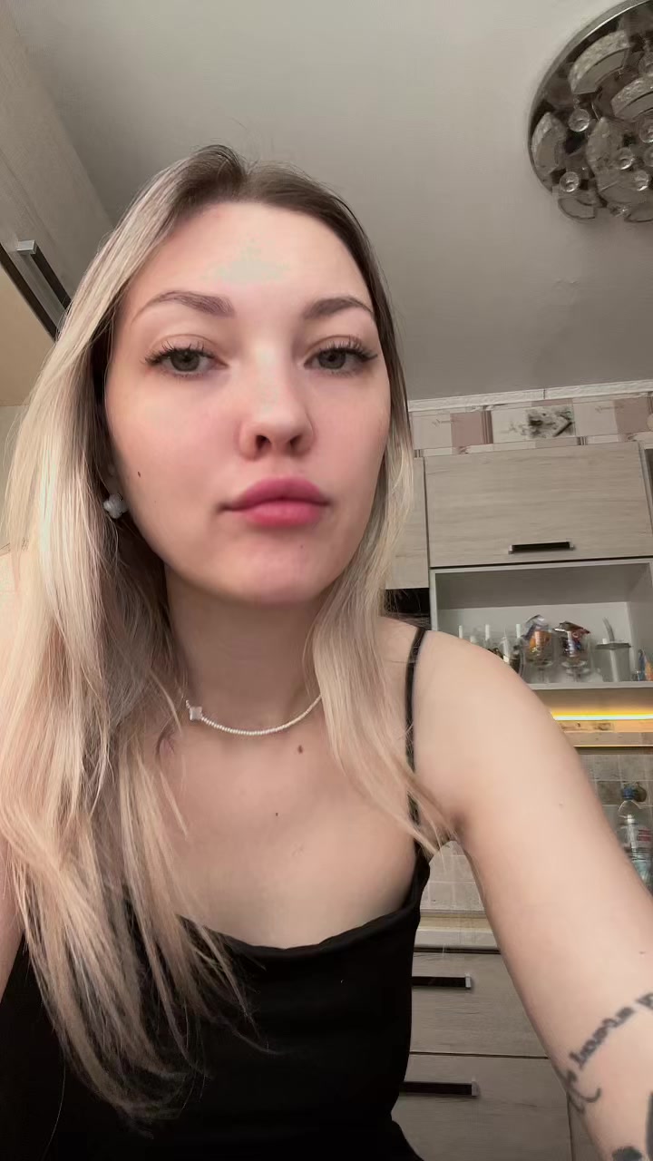 @ЖИЗНЬ ИСПЫТЫВАЕТ